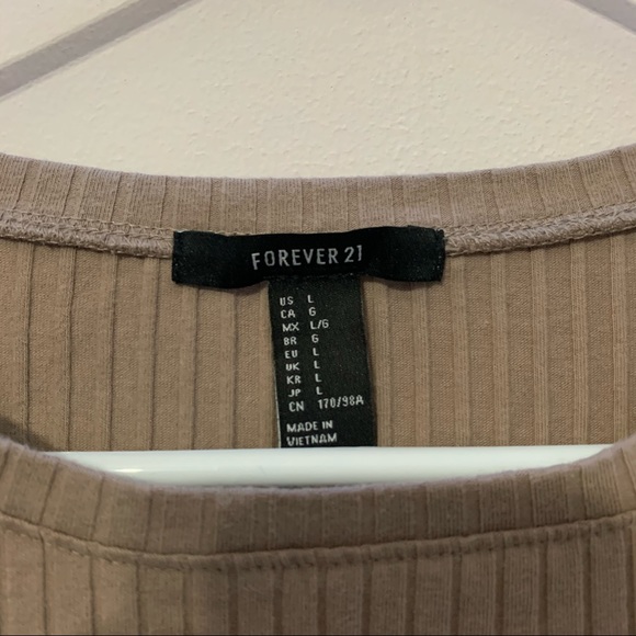 🧡3/$30 Forever 21 Crop Top in Taupe size Large - Picture 6 of 7